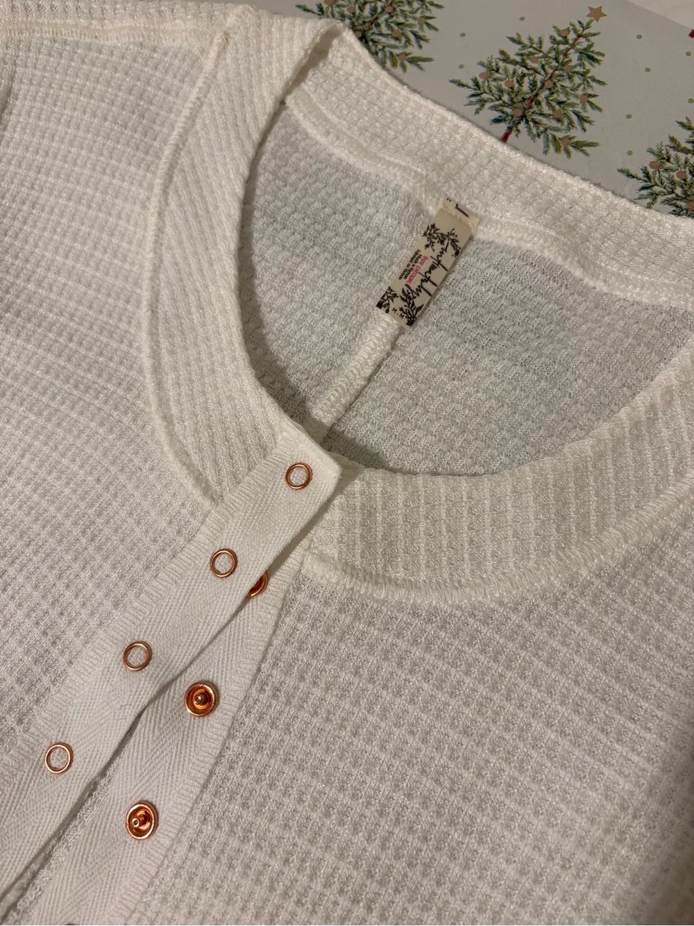 Free People White Waffle Knit Snap-Front Top NEW Size M - Picture 3 of 6